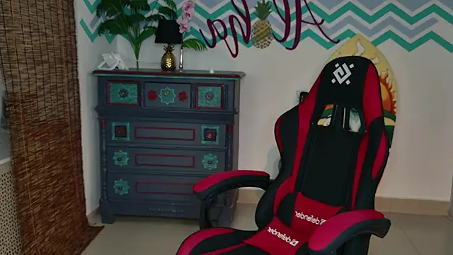 VeliraBraitberg online show from September 2025 10:33:01 AM