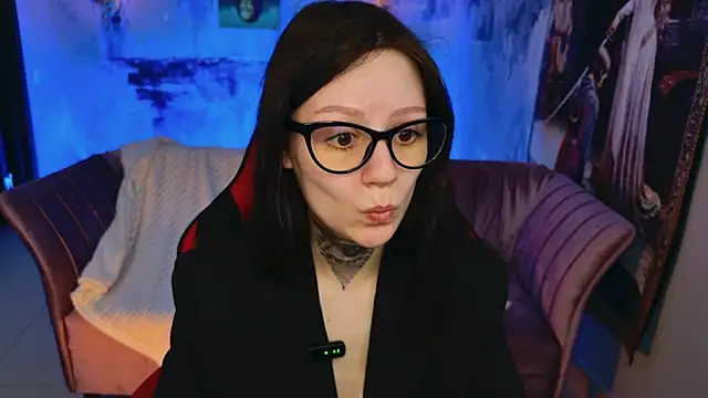 VeliraBraitberg online show from April 2026 12:06:01 PM