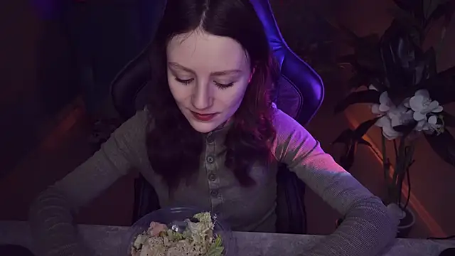 VeliraBraitberg online show from February 2025 11:12:02 AM