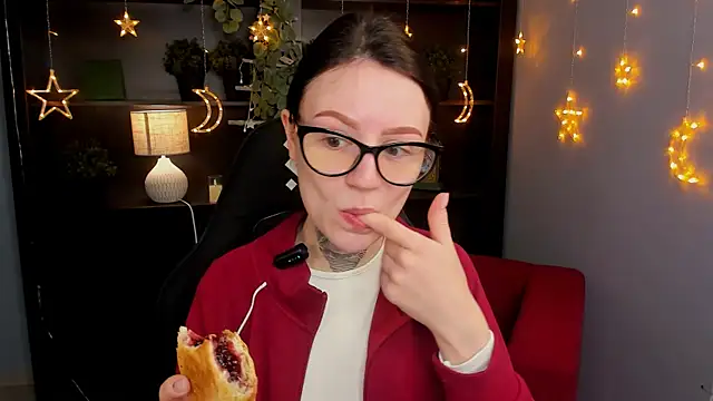 VeliraBraitberg online show from April 2026 10:40:01 AM