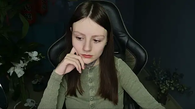 VeliraBraitberg online show from February 2025 11:12:01 AM