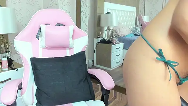 TaraaHot online show from December 2025 02:05:01 AM