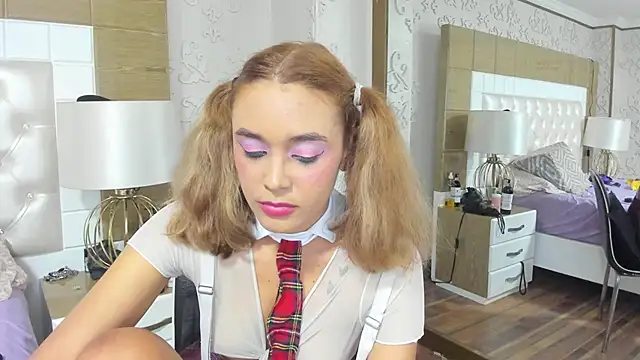 TaraaHot online show from April 2026 02:12:02 AM