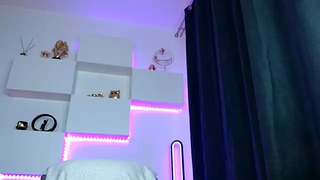 arianatattoos online show from April 2026 05:53:01 AM