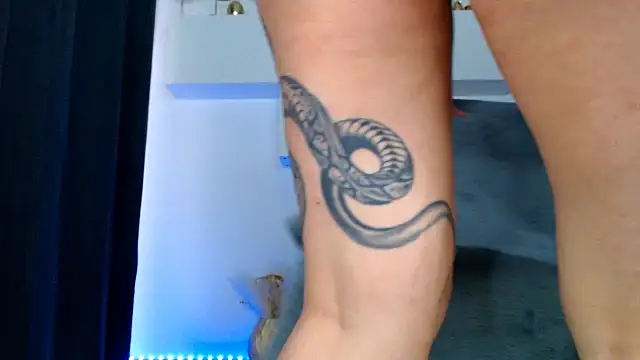 arianatattoos online show from December 2025 11:03:01 AM