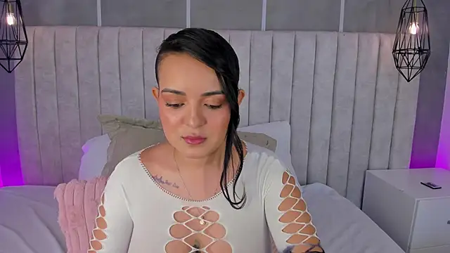 lea gray online show from April 2026 06:36:02 PM