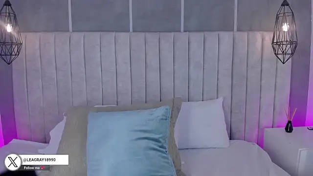 lea gray online show from November 2025 06:19:01 PM