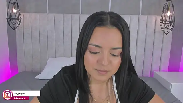 lea gray online show from November 2025 07:08:02 PM