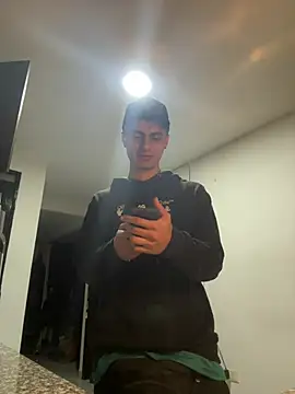 Stiven CL online show from February 2026 02:45:02 AM