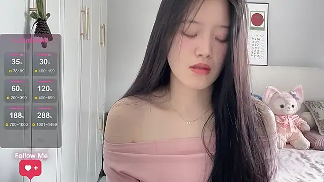 Snapshot of rose-u chatting on May 2026 01:23:02 AM rose-u online show from May 2026 01:23:02 AM