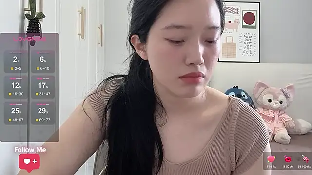 Snapshot of rose-u chatting on June 2026 01:28:01 AM rose-u online show from June 2026 01:28:01 AM