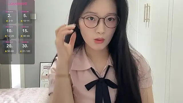 Snapshot of rose-u chatting on September 2025 02:29:02 AM rose-u online show from September 2025 02:29:02 AM