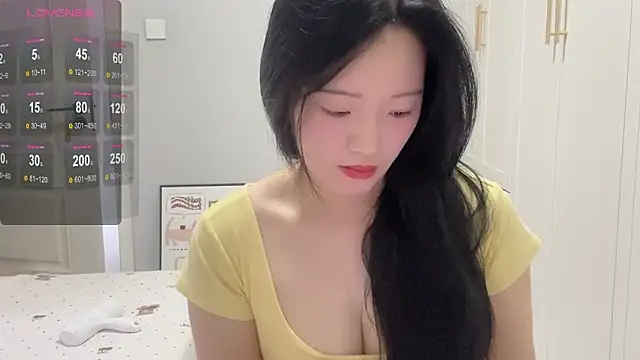 Snapshot of rose-u chatting on September 2025 01:39:01 AM rose-u online show from September 2025 01:39:01 AM