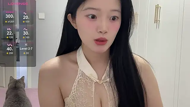 Snapshot of rose-u chatting on October 2025 02:13:02 AM rose-u online show from October 2025 02:13:02 AM