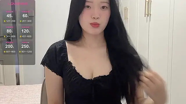 rose-u online show from November 2025 01:43:02 AM