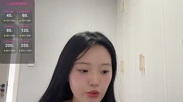 Snapshot of rose-u chatting on October 2025 02:04:02 AM rose-u online show from October 2025 02:04:02 AM