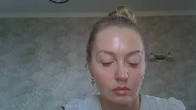 ZarinaSwift online show from June 2026 07:13:02 AM