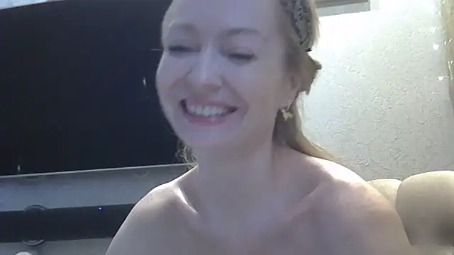 Snapshot of ZarinaSwift chatting on February 2026 06:37:01 AM ZarinaSwift online show from February 2026 06:37:01 AM