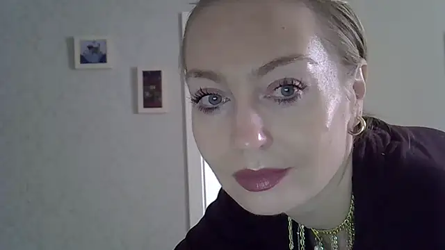 ZarinaSwift online show from September 2025 04:29:02 AM