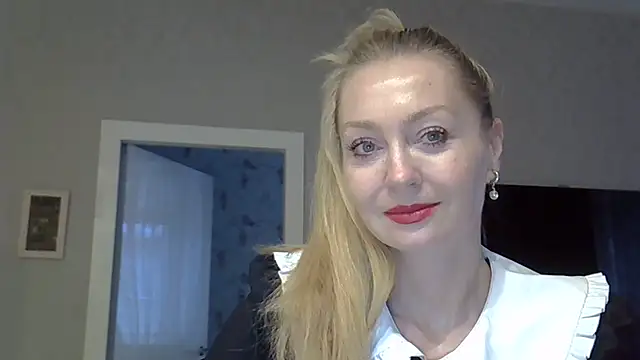 ZarinaSwift online show from November 2025 10:19:01 AM