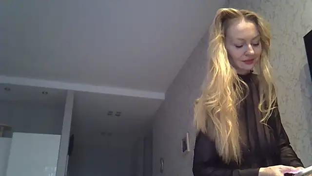 ZarinaSwift online show from April 2026 06:43:01 AM