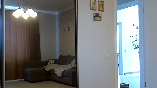 ZarinaSwift online show from June 2026 06:25:02 AM