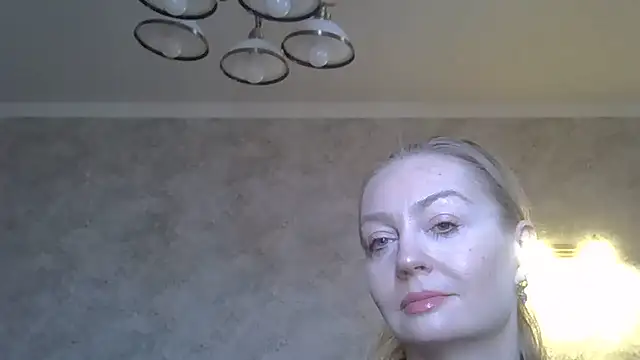 Snapshot of ZarinaSwift chatting on July 2026 05:47:01 AM ZarinaSwift online show from July 2026 05:47:01 AM