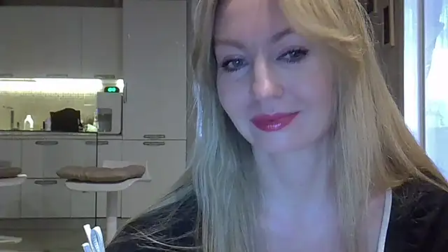 ZarinaSwift online show from February 2025 04:52:02 AM