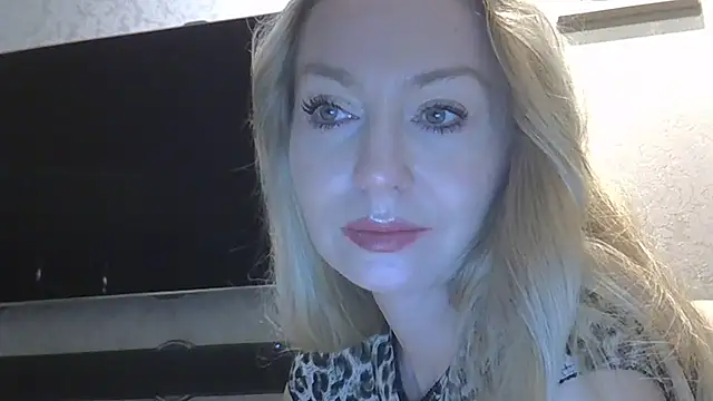 ZarinaSwift online show from November 2025 10:37:02 AM