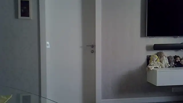 ZarinaSwift online show from November 2025 04:50:01 AM