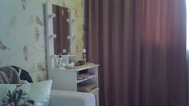 ZarinaSwift online show from November 2025 04:35:02 AM