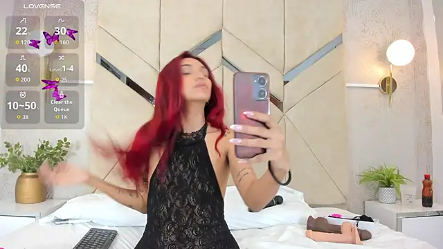 LiaVelez online show from December 2025 01:39:02 PM