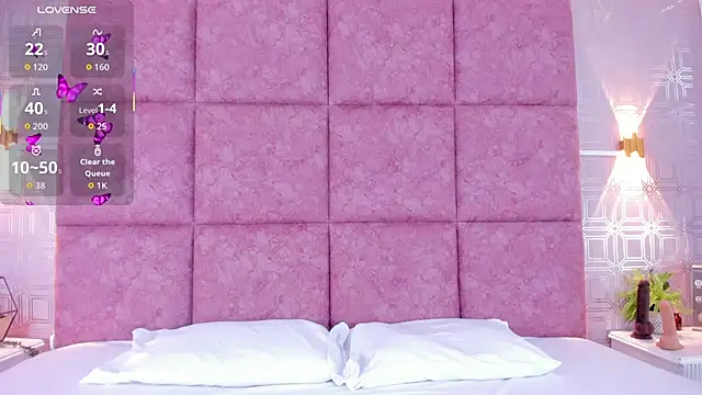 LiaVelez online show from April 2026 01:46:01 PM