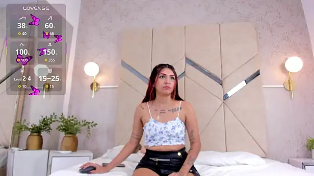 LiaVelez online show from September 2025 01:38:02 PM