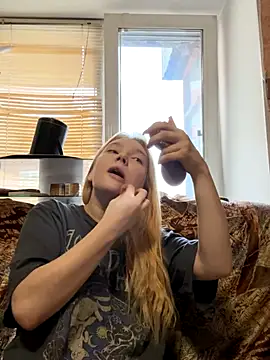 Snapshot of AmmyHot chatting on October 2025 04:24:02 AM AmmyHot online show from October 2025 04:24:02 AM