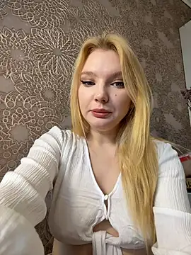 Snapshot of AmmyHot chatting on November 2025 04:16:02 AM AmmyHot online show from November 2025 04:16:02 AM