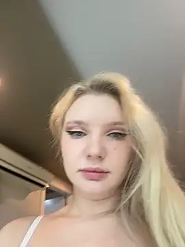 AmmyHot online show from April 2026 05:03:01 AM