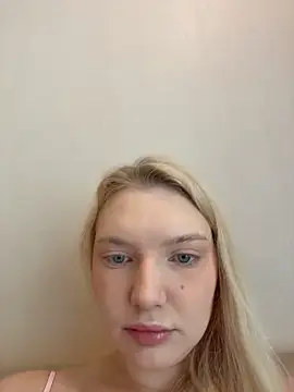 AmmyHot online show from April 2026 04:03:01 AM