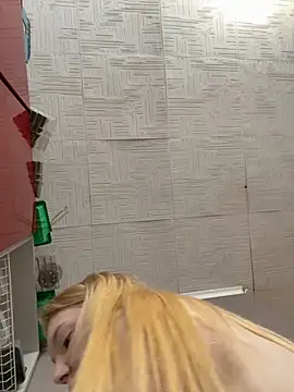 Snapshot of AmmyHot chatting on November 2025 04:17:02 AM AmmyHot online show from November 2025 04:17:02 AM