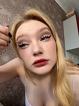 Snapshot of AmmyHot chatting on November 2025 04:05:02 AM AmmyHot online show from November 2025 04:05:02 AM