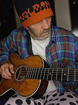 Hotbodyscottie online show from February 2026 09:30:01 AM