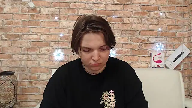 Amelia Kiss  online show from March 2026 01:10:01 AM