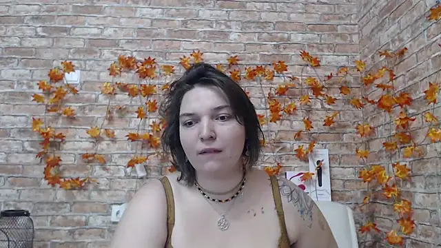 Amelia Kiss  online show from November 2025 12:48:01 AM