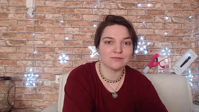 Amelia Kiss  online show from December 2025 12:44:01 AM