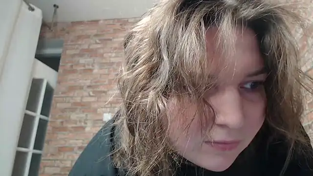 Amelia Kiss  online show from February 2025 12:38:02 AM