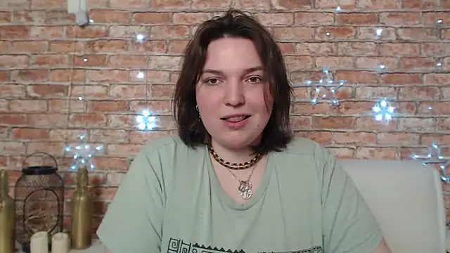 Amelia Kiss  online show from February 2025 04:02:02 AM