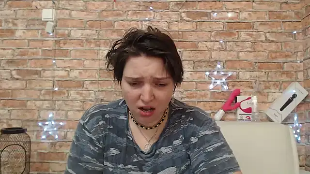 Amelia Kiss  online show from December 2025 12:36:01 AM