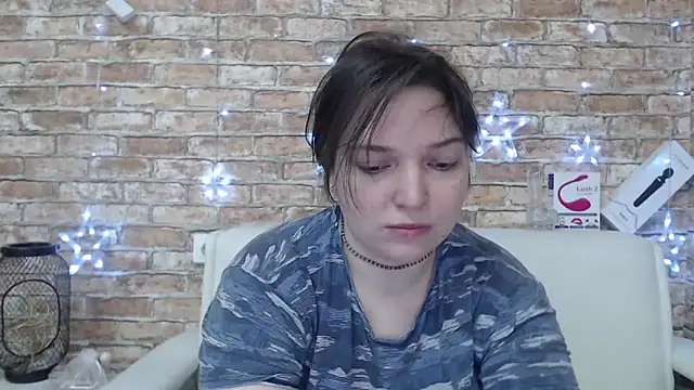 Amelia Kiss  online show from April 2026 12:59:02 AM