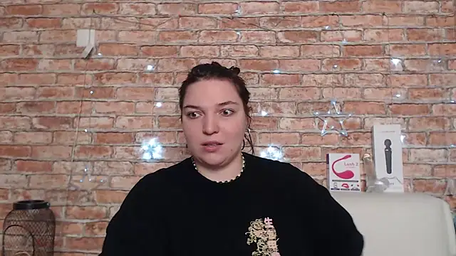 Amelia Kiss  online show from September 2025 12:36:01 AM