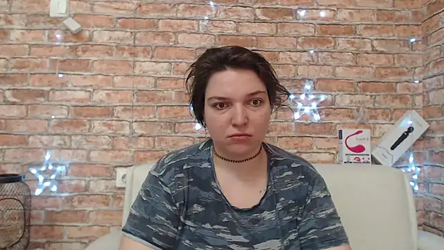 Amelia Kiss  online show from April 2026 01:06:02 AM